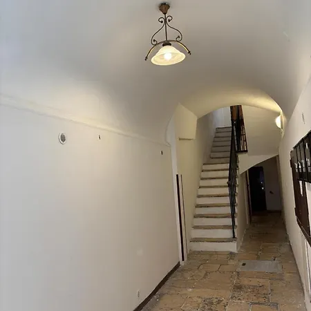 White Dome Retriet Apartman